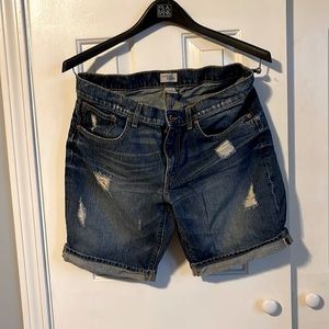Woman’s Gap jean shorts- boyfriend jean size 12/31